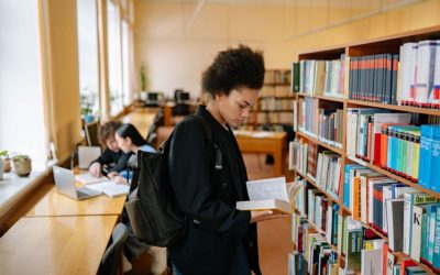 5 Tipikal Jenis Pengunjung Perpustakaan, Kamu Paling Sering Ketemu yang Mana